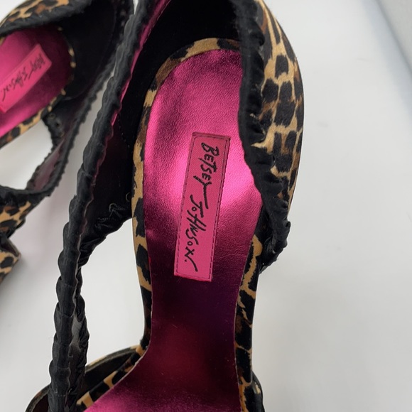 Betsey Johnson Leopard print heels - Picture 11 of 11